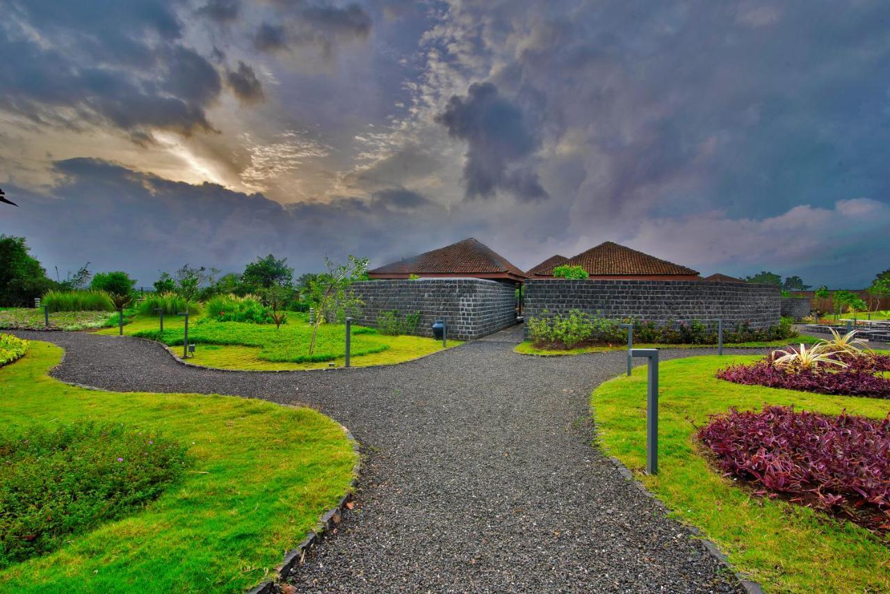 Viveda Wellness Resort Nashik Exterior foto